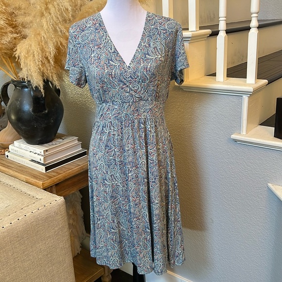 L.L. Bean Dresses & Skirts - L.L. Bean Faux Wrap Teal Paisley Printed Stretch Short Sleeve MIDI Dress Medium